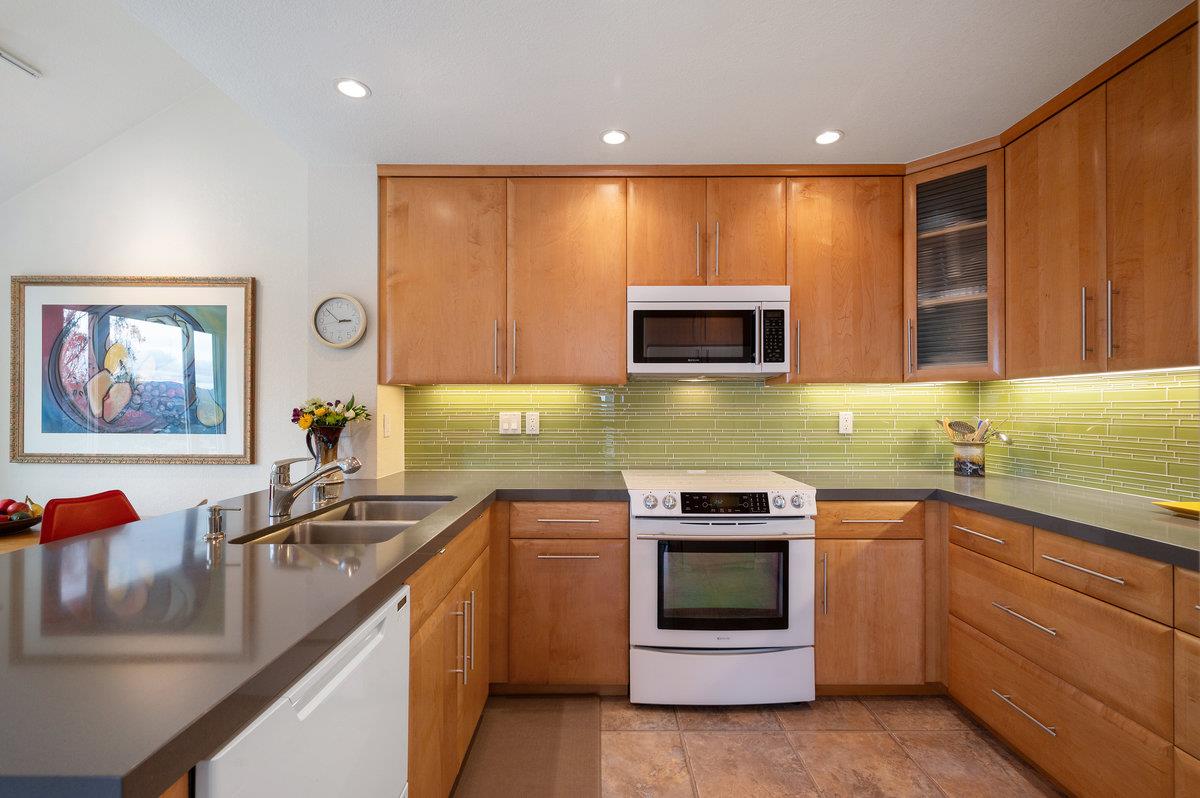 Detail Gallery Image 15 of 33 For 495 Mountain View Dr #1,  Daly City,  CA 94014 - 2 Beds | 2 Baths