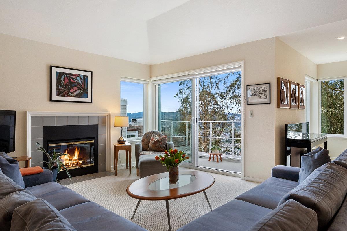 Detail Gallery Image 5 of 33 For 495 Mountain View Dr #1,  Daly City,  CA 94014 - 2 Beds | 2 Baths