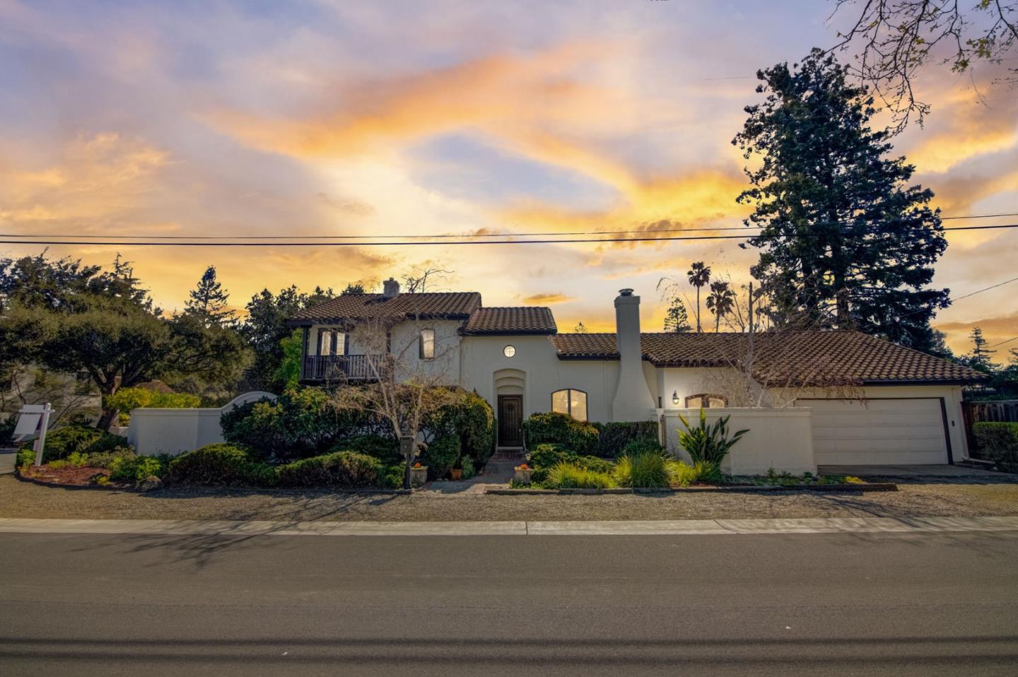 Detail Gallery Image 1 of 1 For 903 Paradise Way, Palo Alto,  CA 94306 - 5 Beds | 3/1 Baths