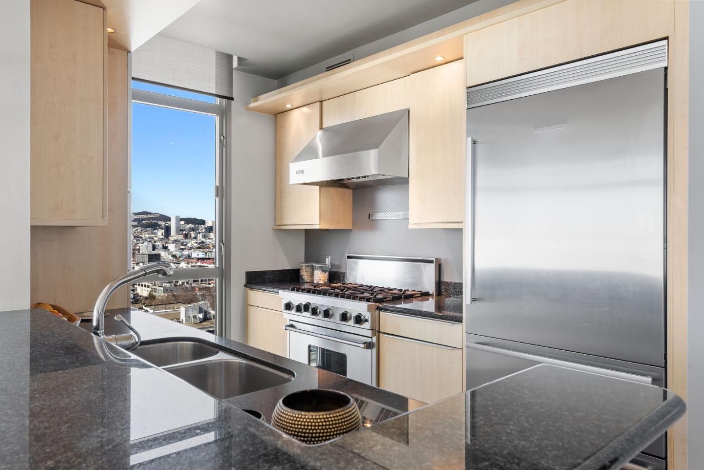 Detail Gallery Image 14 of 36 For 239 Brannan St 18e,  San Francisco,  CA 94107 - 2 Beds | 2 Baths