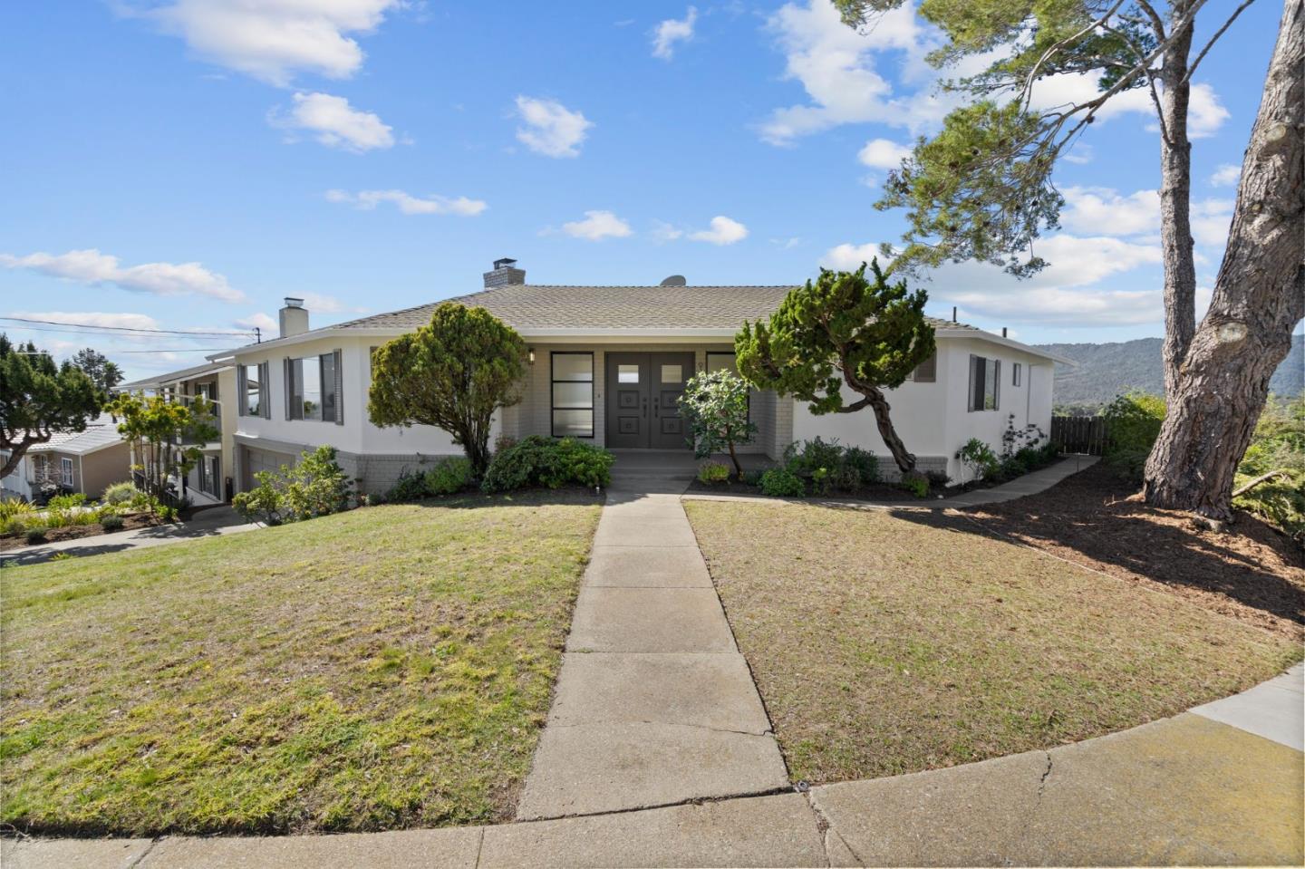 Detail Gallery Image 1 of 1 For 900 Crestview Dr, San Carlos,  CA 94070 - 4 Beds | 2/1 Baths