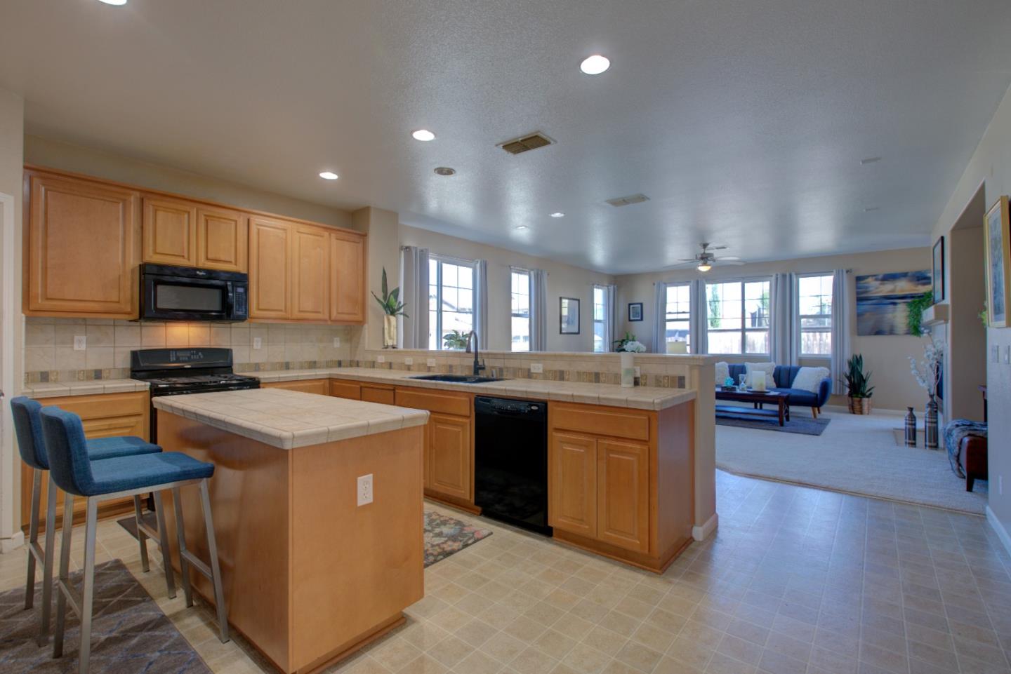 Detail Gallery Image 9 of 54 For 9199 Fairway Ct, Patterson,  CA 95363 - 3 Beds | 2/1 Baths