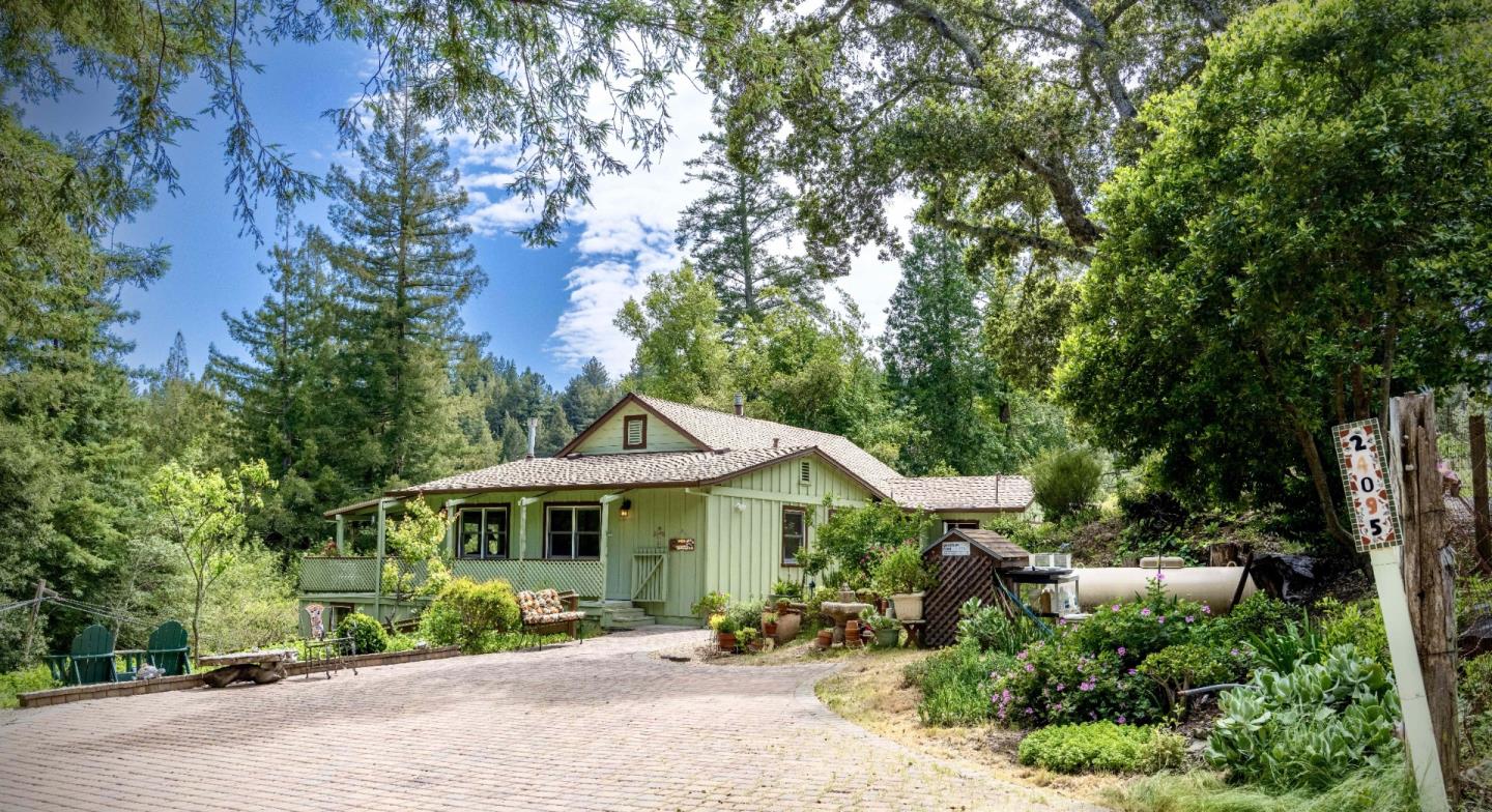 Photo of 24095 Schulties Rd in Los Gatos, CA