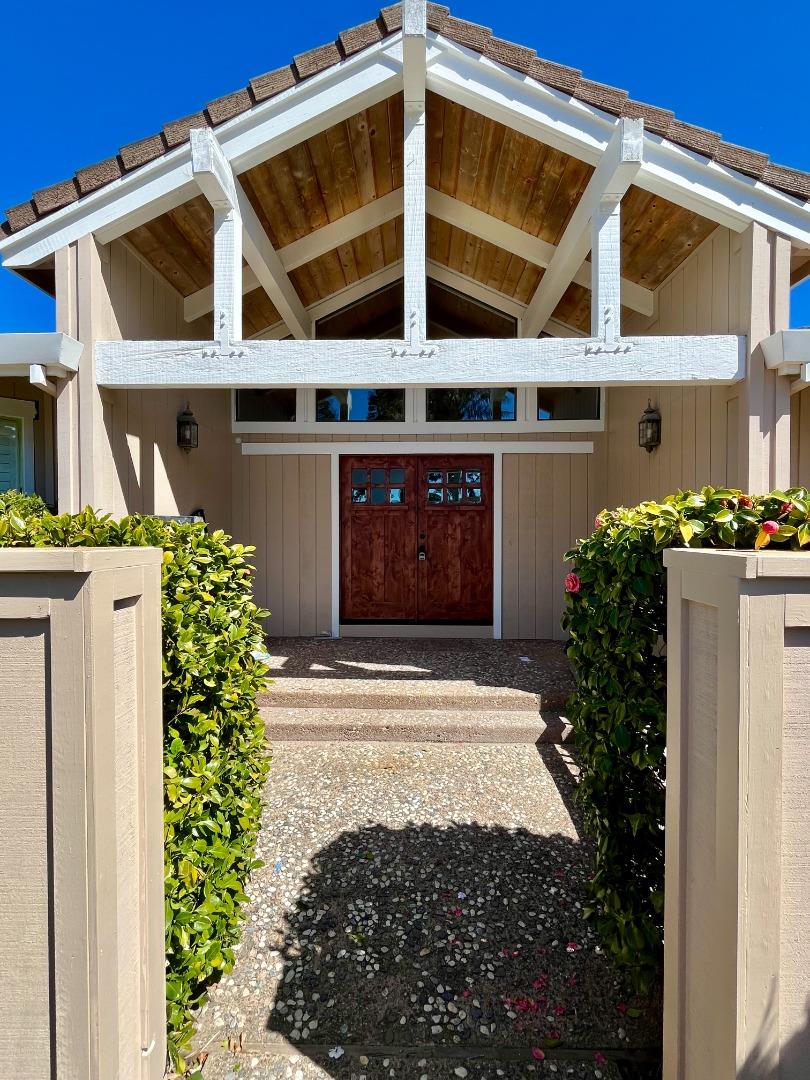 Detail Gallery Image 1 of 1 For 6 Caribou Ct, Monterey,  CA 93940 - 3 Beds | 2/1 Baths