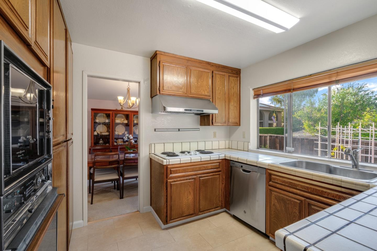 Detail Gallery Image 18 of 46 For 15055 Blossom Hill Rd, Los Gatos,  CA 95032 - 4 Beds | 2/1 Baths