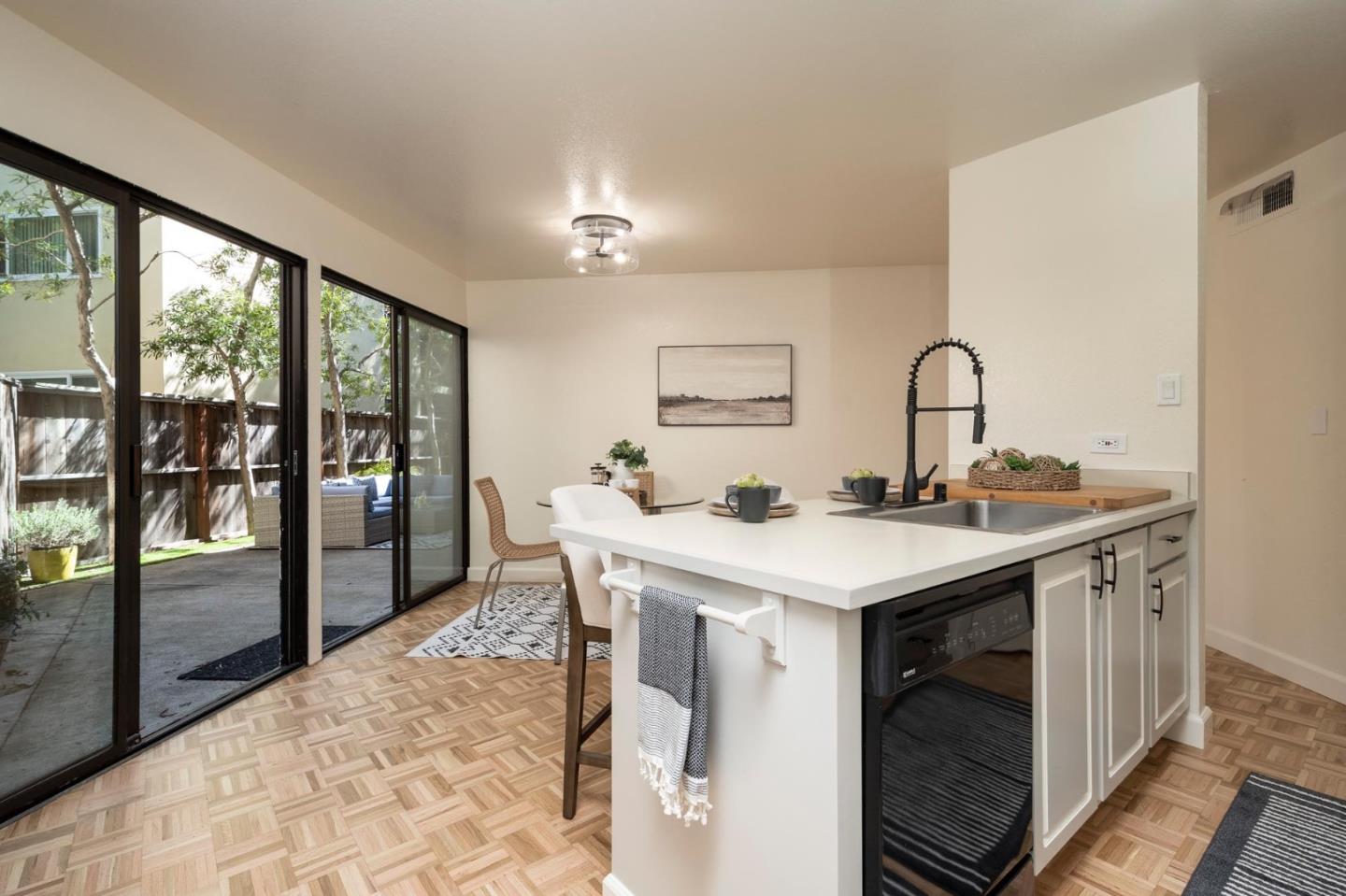 Detail Gallery Image 19 of 48 For 35 9th Ave #3,  San Mateo,  CA 94401 - 2 Beds | 2 Baths
