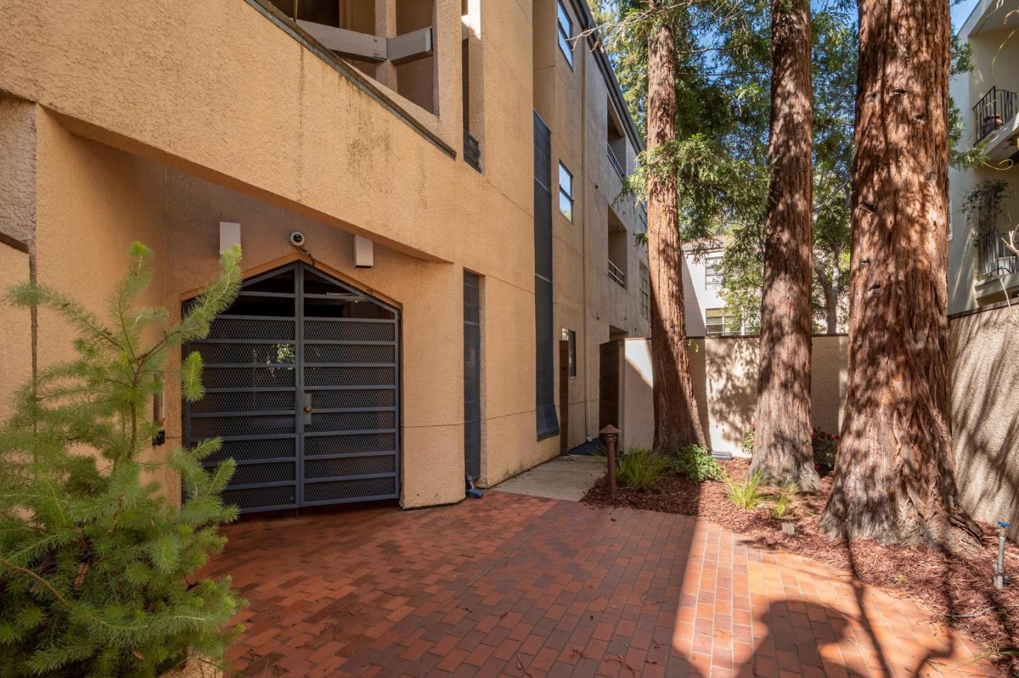 Detail Gallery Image 3 of 48 For 35 9th Ave #3,  San Mateo,  CA 94401 - 2 Beds | 2 Baths