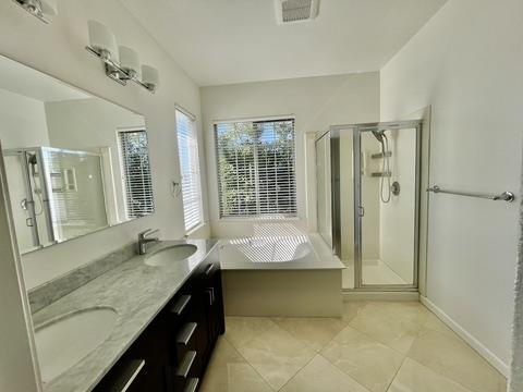 Detail Gallery Image 13 of 17 For 509 Breakwater Dr, Redwood City,  CA 94065 - 4 Beds | 2/1 Baths