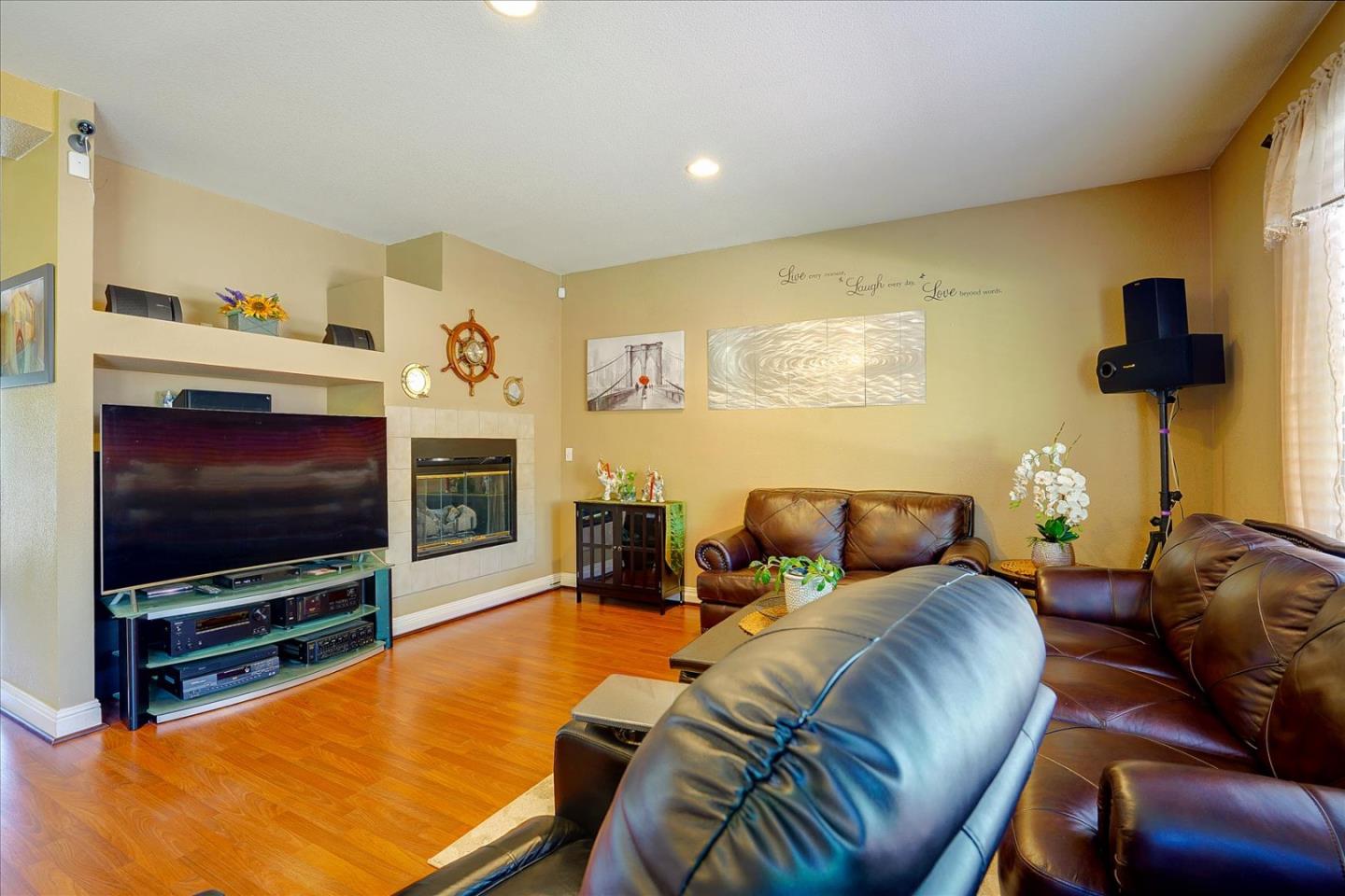 677 Meadow Canyon Dr, Pittsburg, CA 94565 photo 5