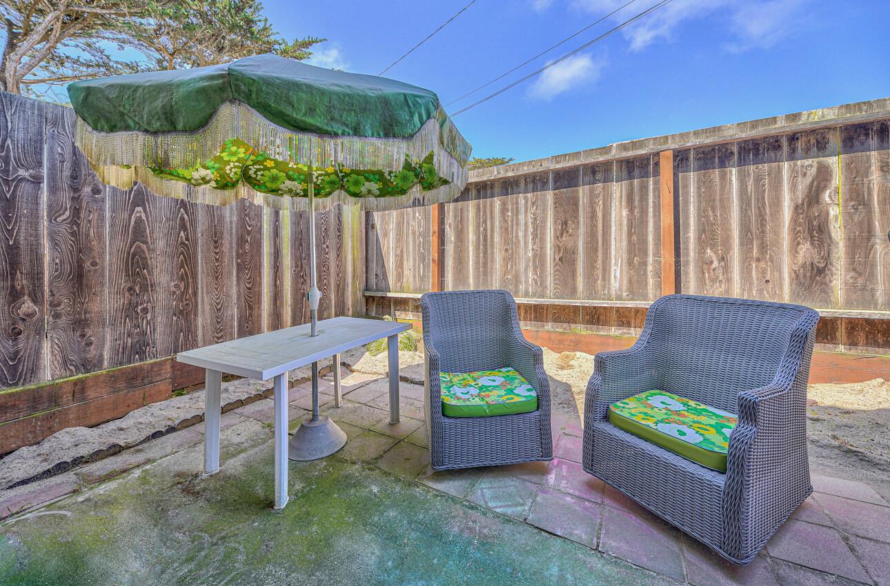 Detail Gallery Image 5 of 30 For 189 San Pablo Ct #2,  Marina,  CA 93933 - 3 Beds | 1/1 Baths