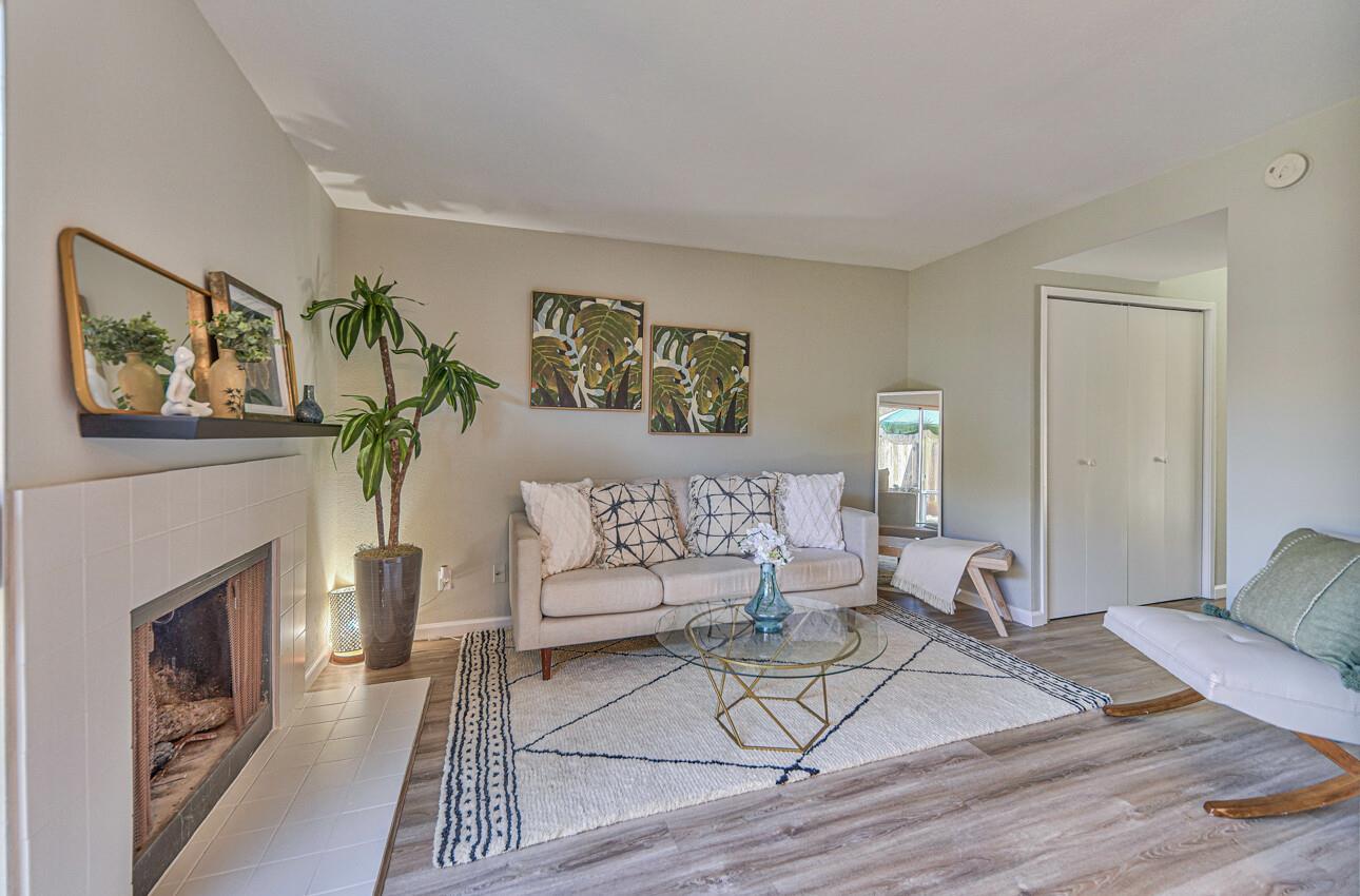 Detail Gallery Image 6 of 30 For 189 San Pablo Ct #2,  Marina,  CA 93933 - 3 Beds | 1/1 Baths