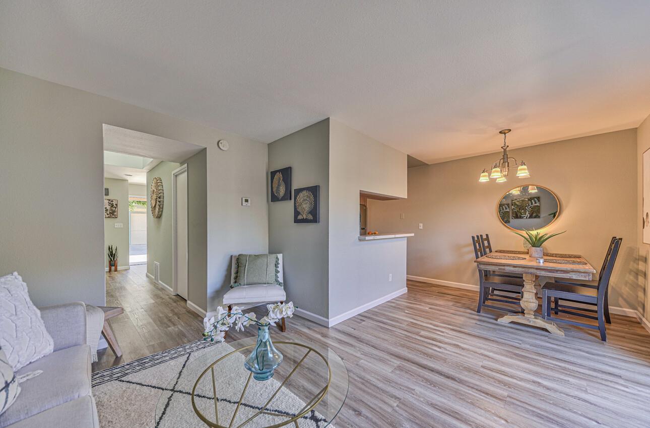 Detail Gallery Image 7 of 30 For 189 San Pablo Ct #2,  Marina,  CA 93933 - 3 Beds | 1/1 Baths