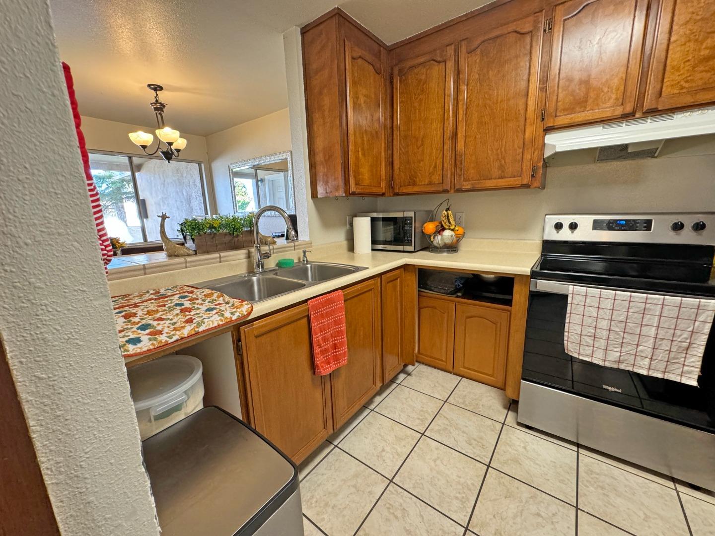 Detail Gallery Image 14 of 28 For 1055 Padre Dr #3,  Salinas,  CA 93901 - 2 Beds | 1 Baths