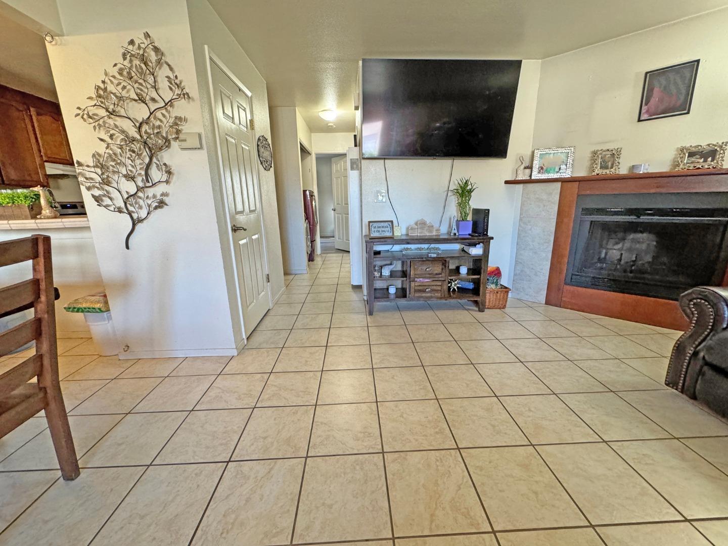 Detail Gallery Image 7 of 28 For 1055 Padre Dr #3,  Salinas,  CA 93901 - 2 Beds | 1 Baths