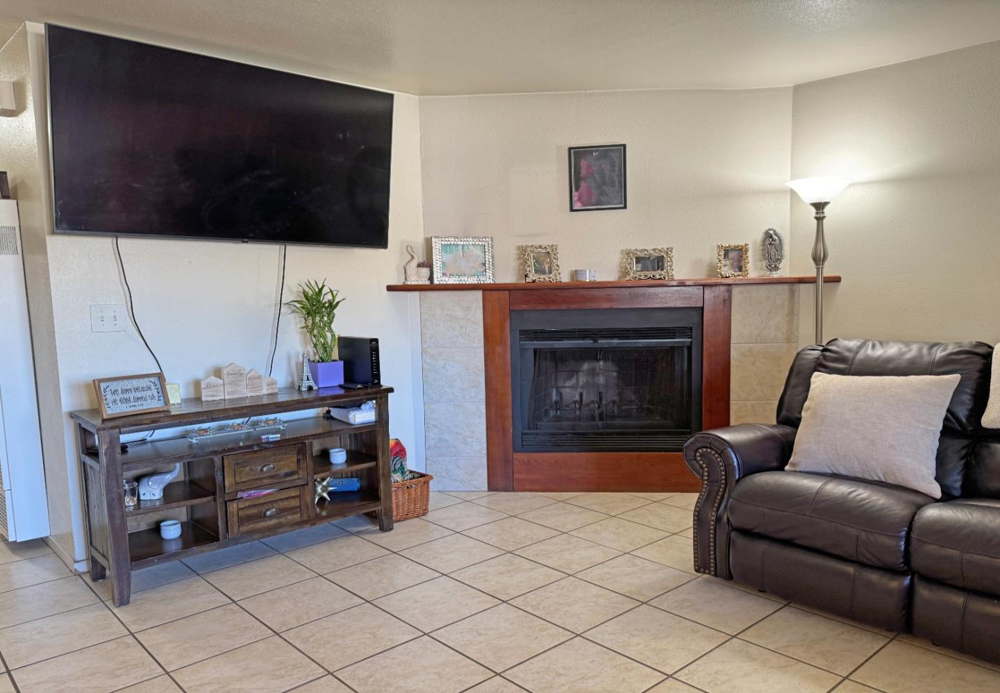 Detail Gallery Image 8 of 28 For 1055 Padre Dr #3,  Salinas,  CA 93901 - 2 Beds | 1 Baths