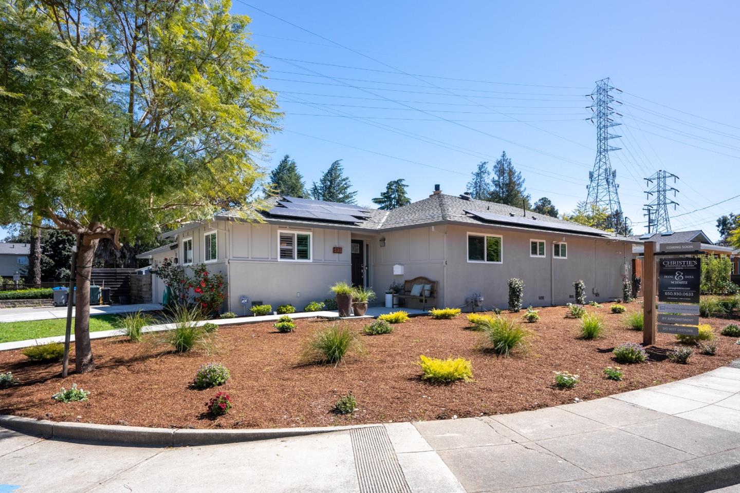 Detail Gallery Image 1 of 1 For 535 Mccarty Ave, Mountain View,  CA 94041 - 3 Beds | 2 Baths