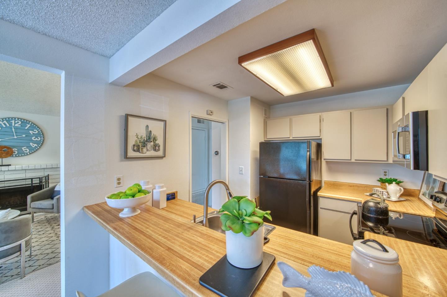 Detail Gallery Image 11 of 30 For 5698 Makati Cir #G,  San Jose,  CA 95123 - 1 Beds | 1 Baths
