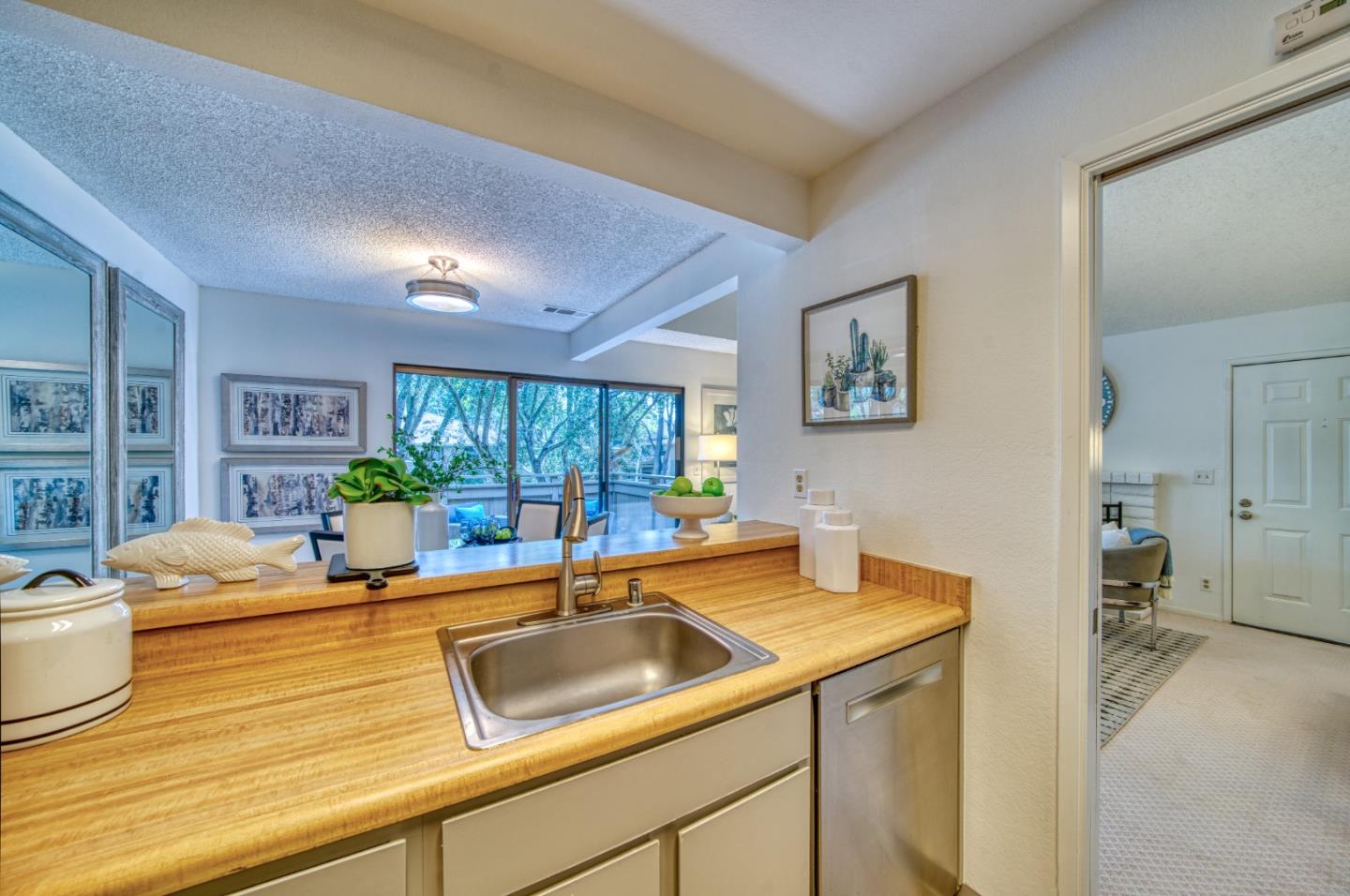 Detail Gallery Image 15 of 30 For 5698 Makati Cir #G,  San Jose,  CA 95123 - 1 Beds | 1 Baths