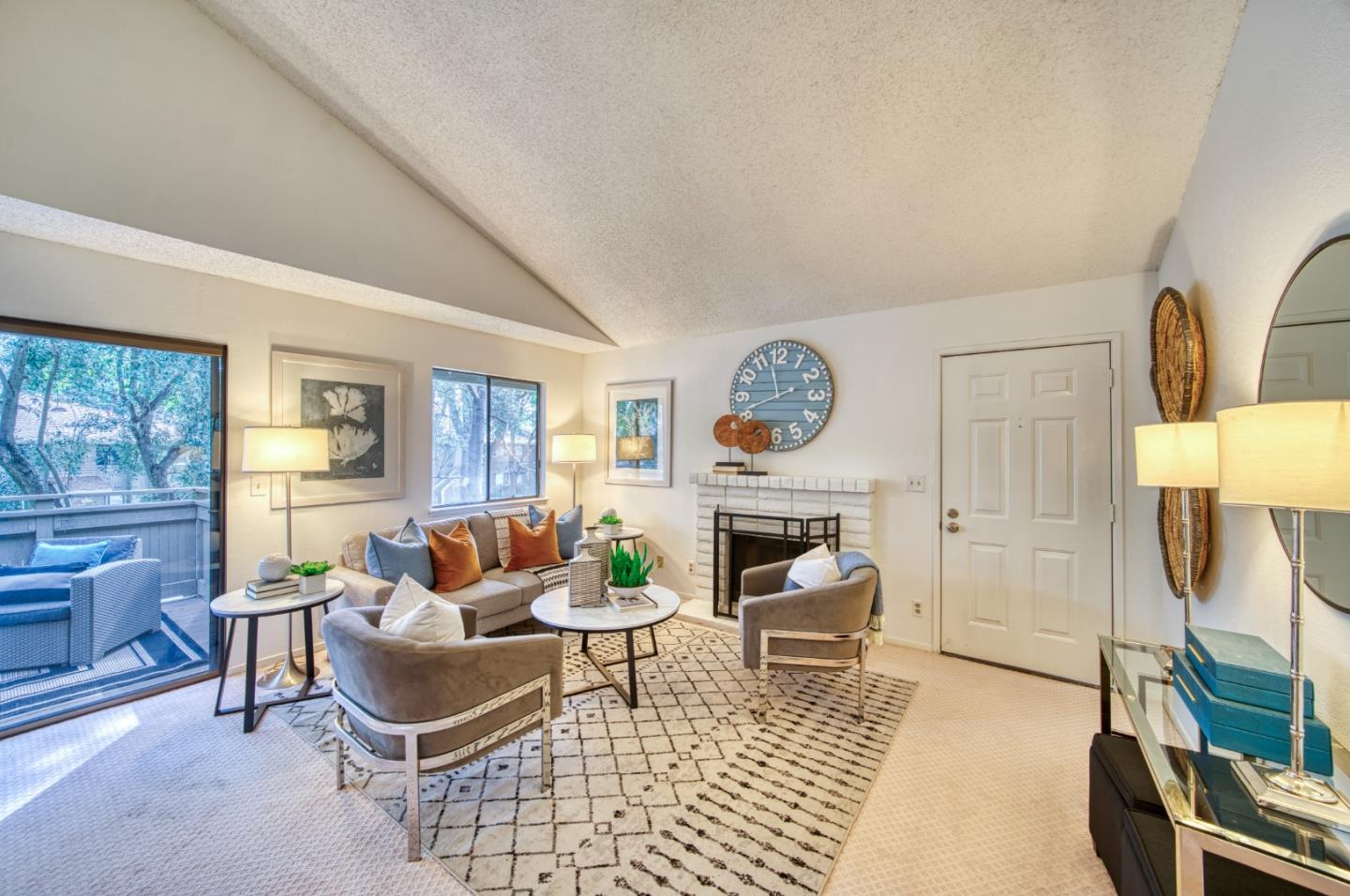 Detail Gallery Image 2 of 30 For 5698 Makati Cir #G,  San Jose,  CA 95123 - 1 Beds | 1 Baths