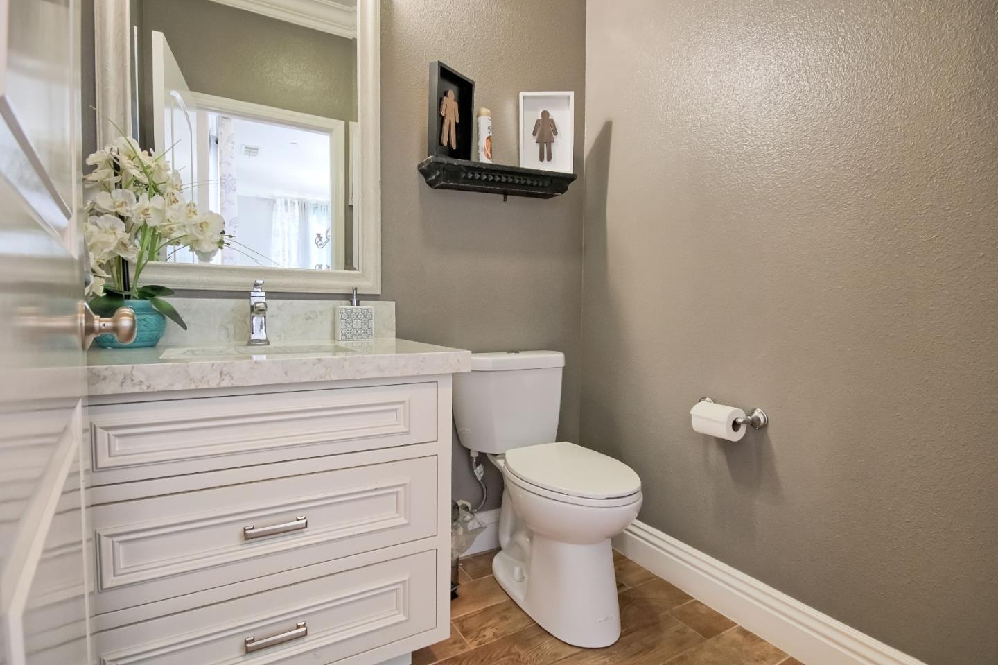 Detail Gallery Image 10 of 34 For 1624 Piazza Dr, Salinas,  CA 93905 - 5 Beds | 2/1 Baths