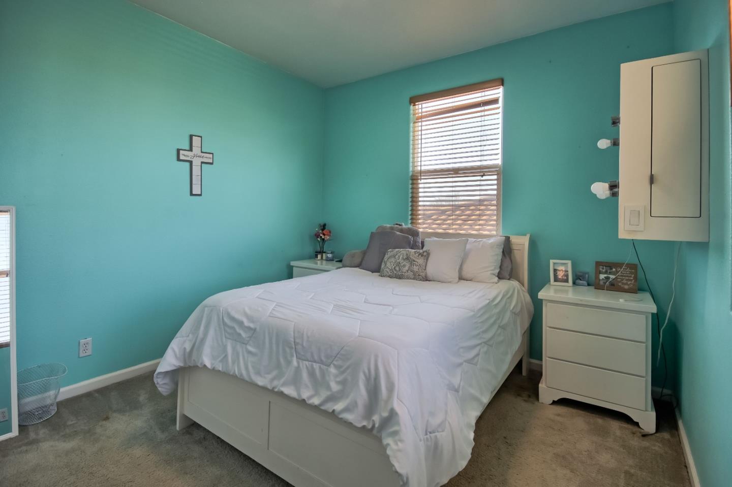 Detail Gallery Image 31 of 34 For 1624 Piazza Dr, Salinas,  CA 93905 - 5 Beds | 2/1 Baths