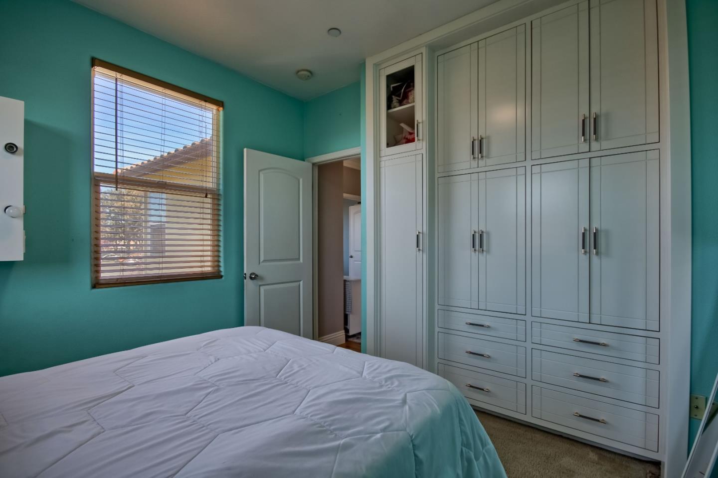 Detail Gallery Image 32 of 34 For 1624 Piazza Dr, Salinas,  CA 93905 - 5 Beds | 2/1 Baths