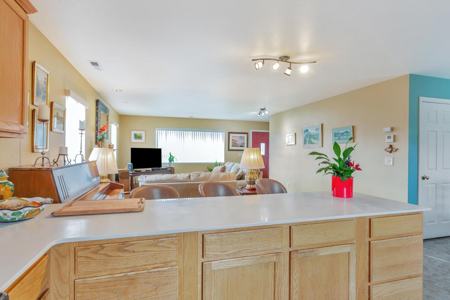 Detail Gallery Image 14 of 40 For 1336 Luxton St, Seaside,  CA 93955 - 3 Beds | 2 Baths