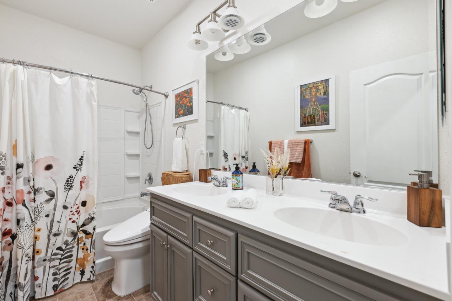 Detail Gallery Image 23 of 39 For 1213 Hamilton Dr, Hollister,  CA 95023 - 3 Beds | 2 Baths