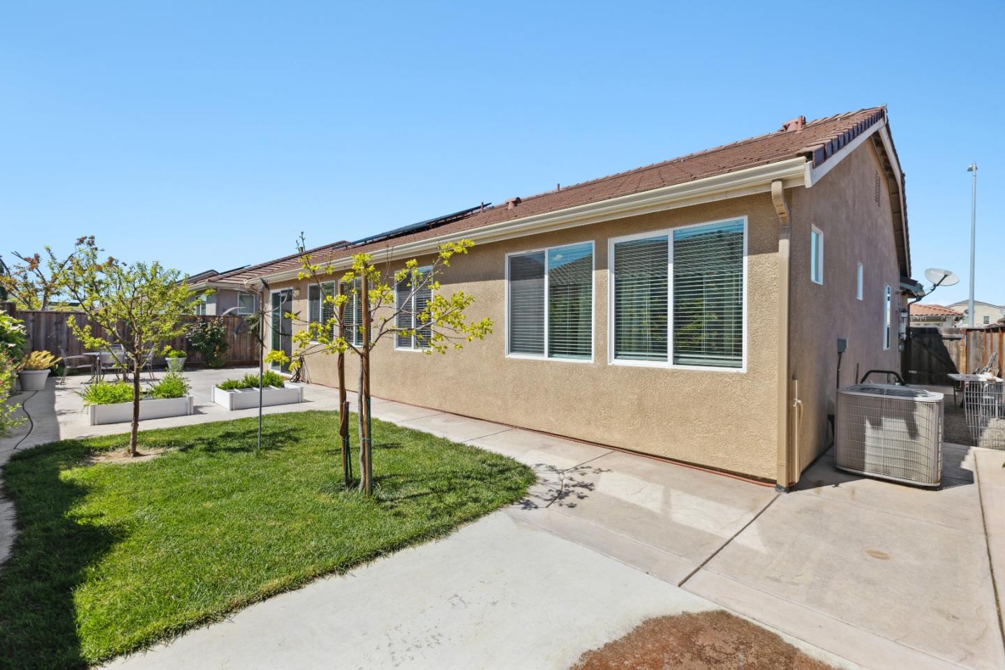 Detail Gallery Image 35 of 39 For 1213 Hamilton Dr, Hollister,  CA 95023 - 3 Beds | 2 Baths