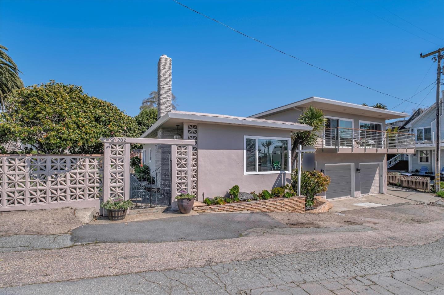 Photo of 202 Terrace Wy in Capitola, CA