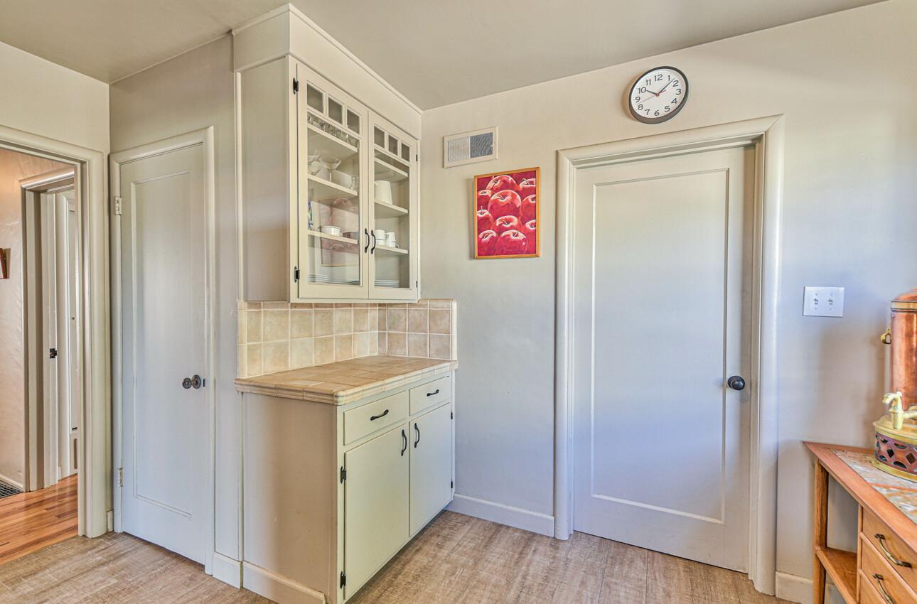 Detail Gallery Image 13 of 30 For 216 N San Miguel Ave, Salinas,  CA 93901 - 3 Beds | 1 Baths