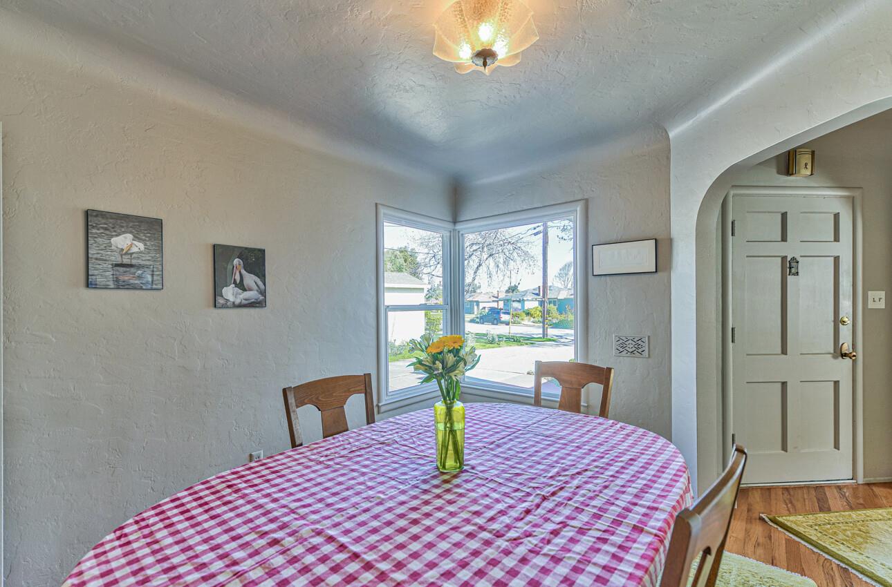 Detail Gallery Image 8 of 30 For 216 N San Miguel Ave, Salinas,  CA 93901 - 3 Beds | 1 Baths