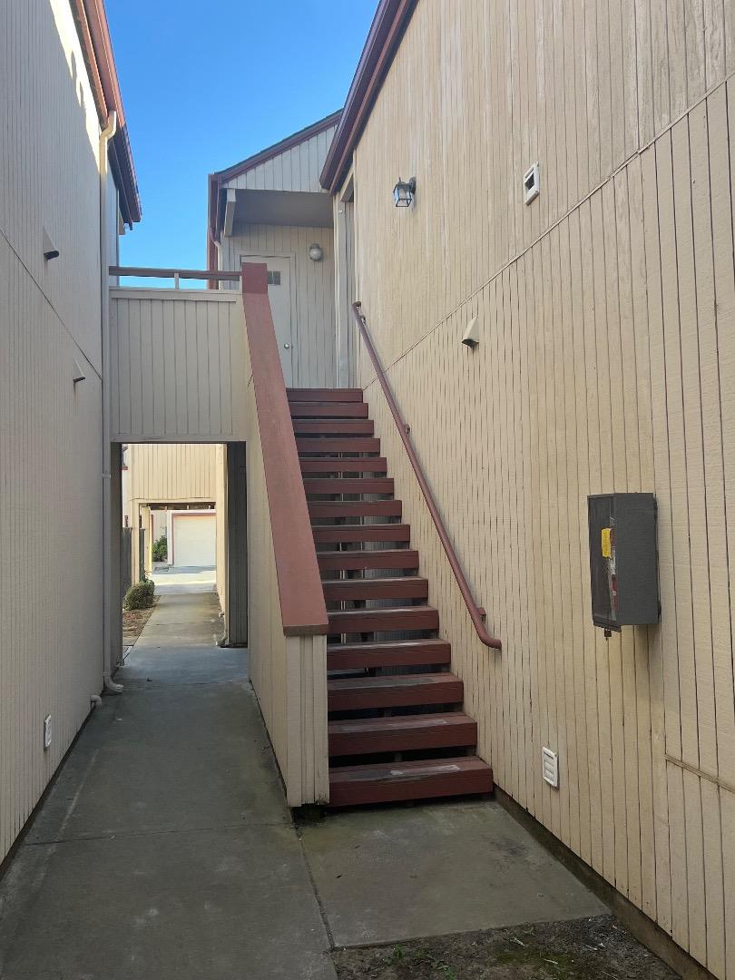 Detail Gallery Image 3 of 10 For 2362 N Main St #5,  Salinas,  CA 93906 - 1 Beds | 1 Baths