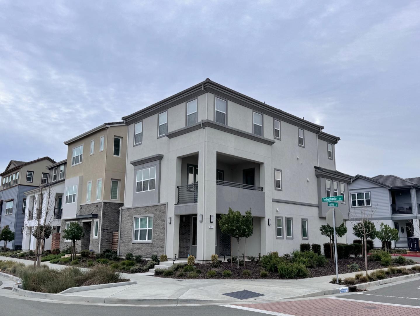 Detail Gallery Image 1 of 27 For 2719 Interlude St, San Jose,  CA 95122 - 4 Beds | 3/1 Baths