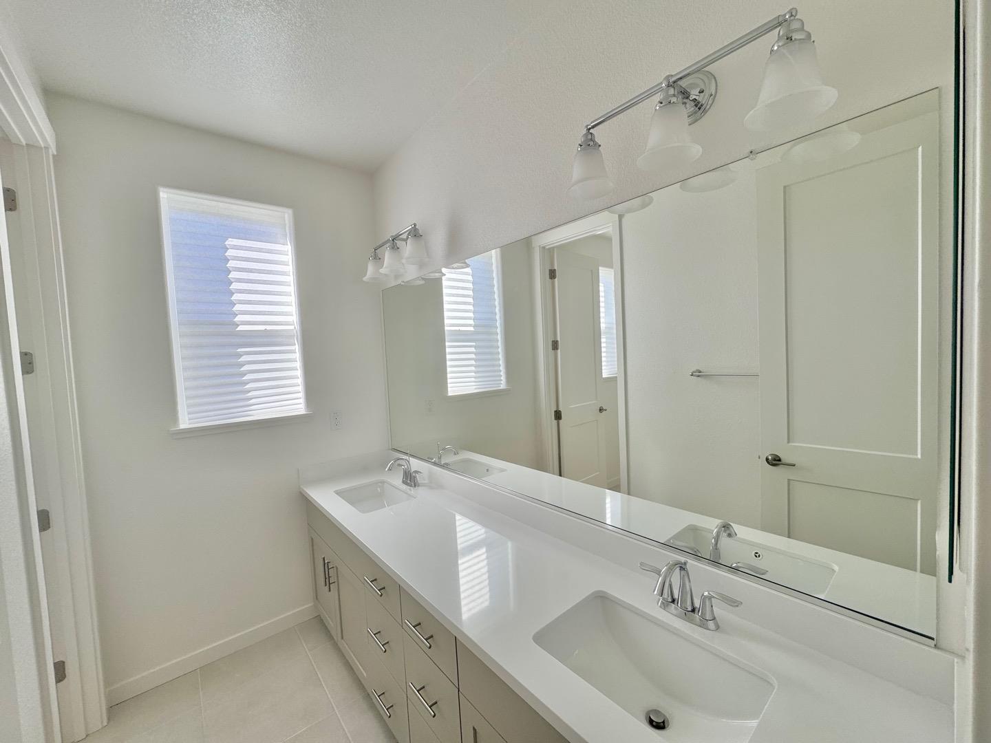 Detail Gallery Image 17 of 27 For 2719 Interlude St, San Jose,  CA 95122 - 4 Beds | 3/1 Baths