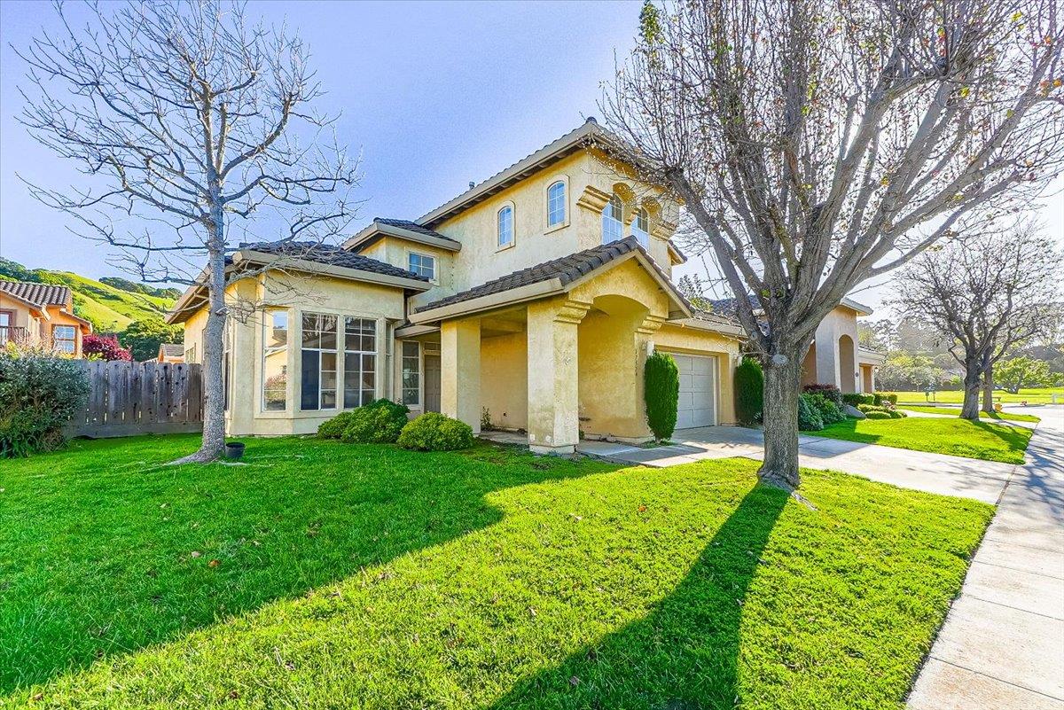 Photo of 17574 Winding Creek Rd in Salinas, CA