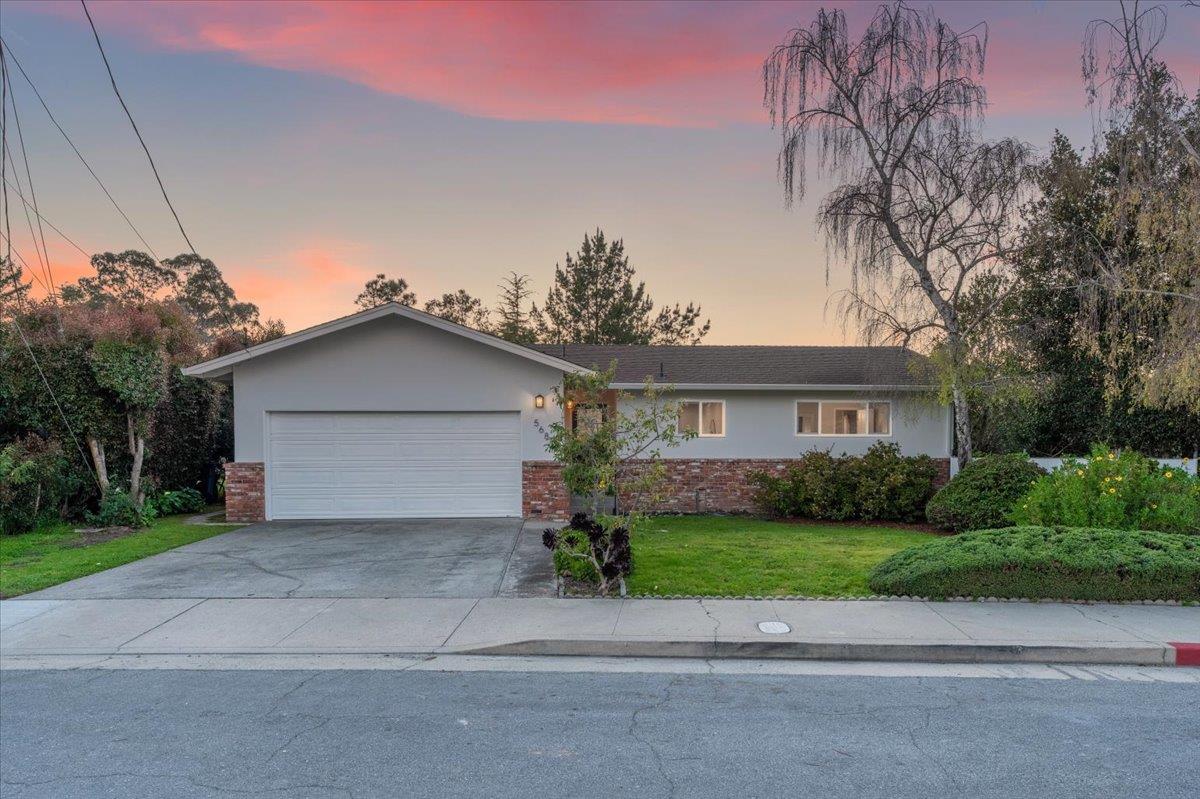 Detail Gallery Image 1 of 21 For 568 Arroyo Seco, Santa Cruz,  CA 95060 - 4 Beds | 2 Baths