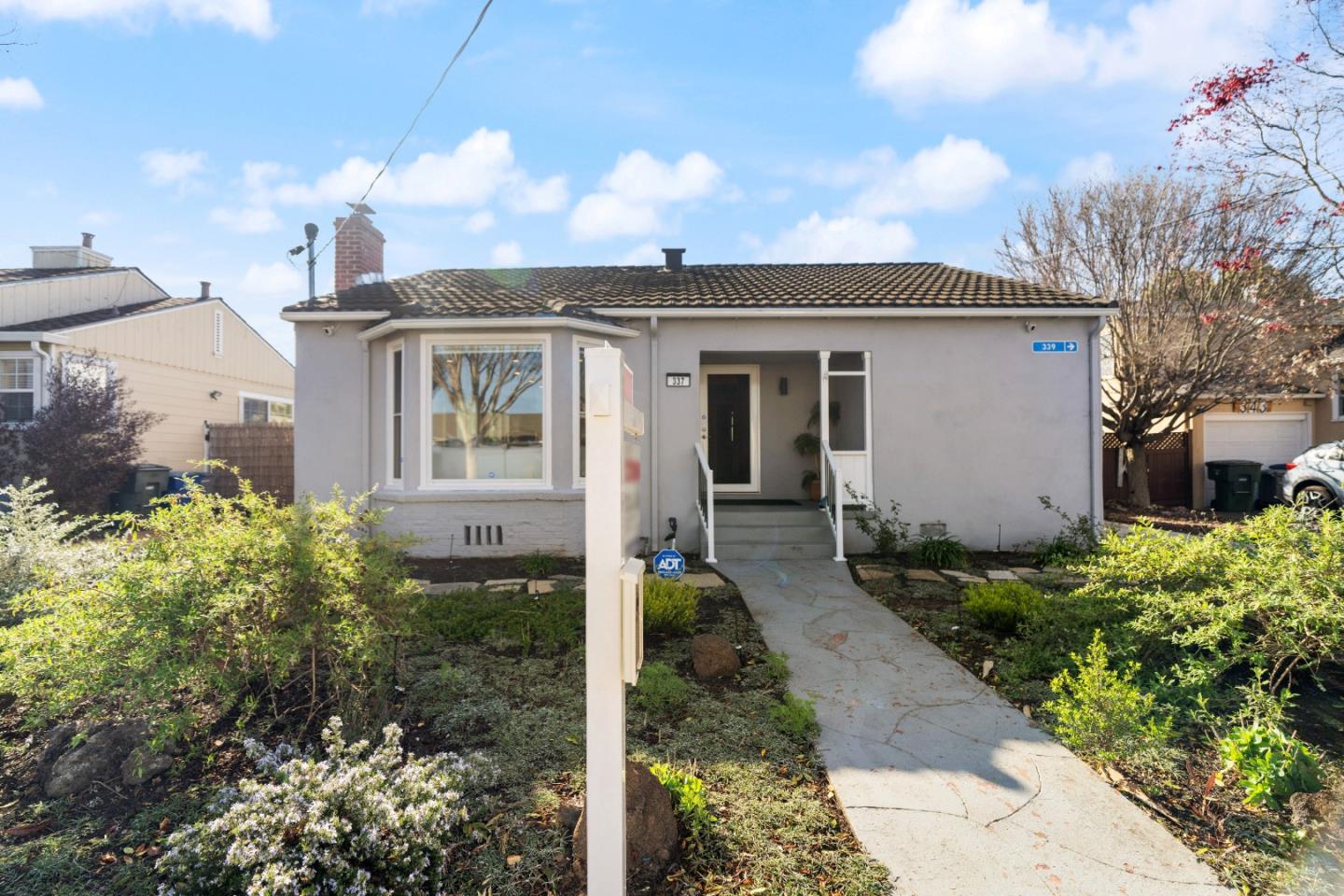 Photo of 337 Farrelly Dr in San Leandro, CA
