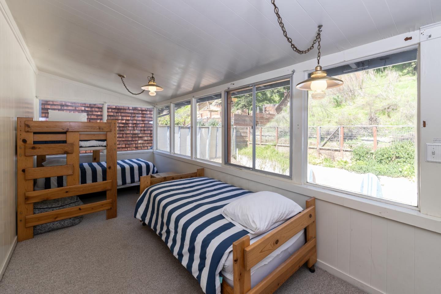Detail Gallery Image 20 of 27 For 325 Beach Dr, Aptos,  CA 95003 - 4 Beds | 2/1 Baths