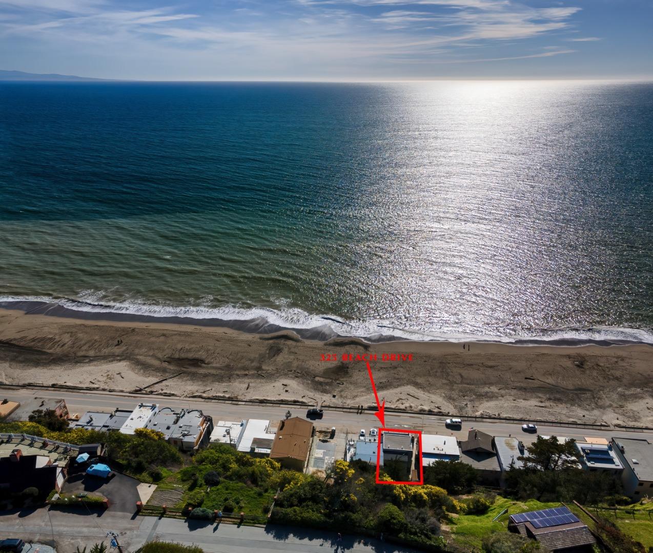 Detail Gallery Image 4 of 27 For 325 Beach Dr, Aptos,  CA 95003 - 4 Beds | 2/1 Baths