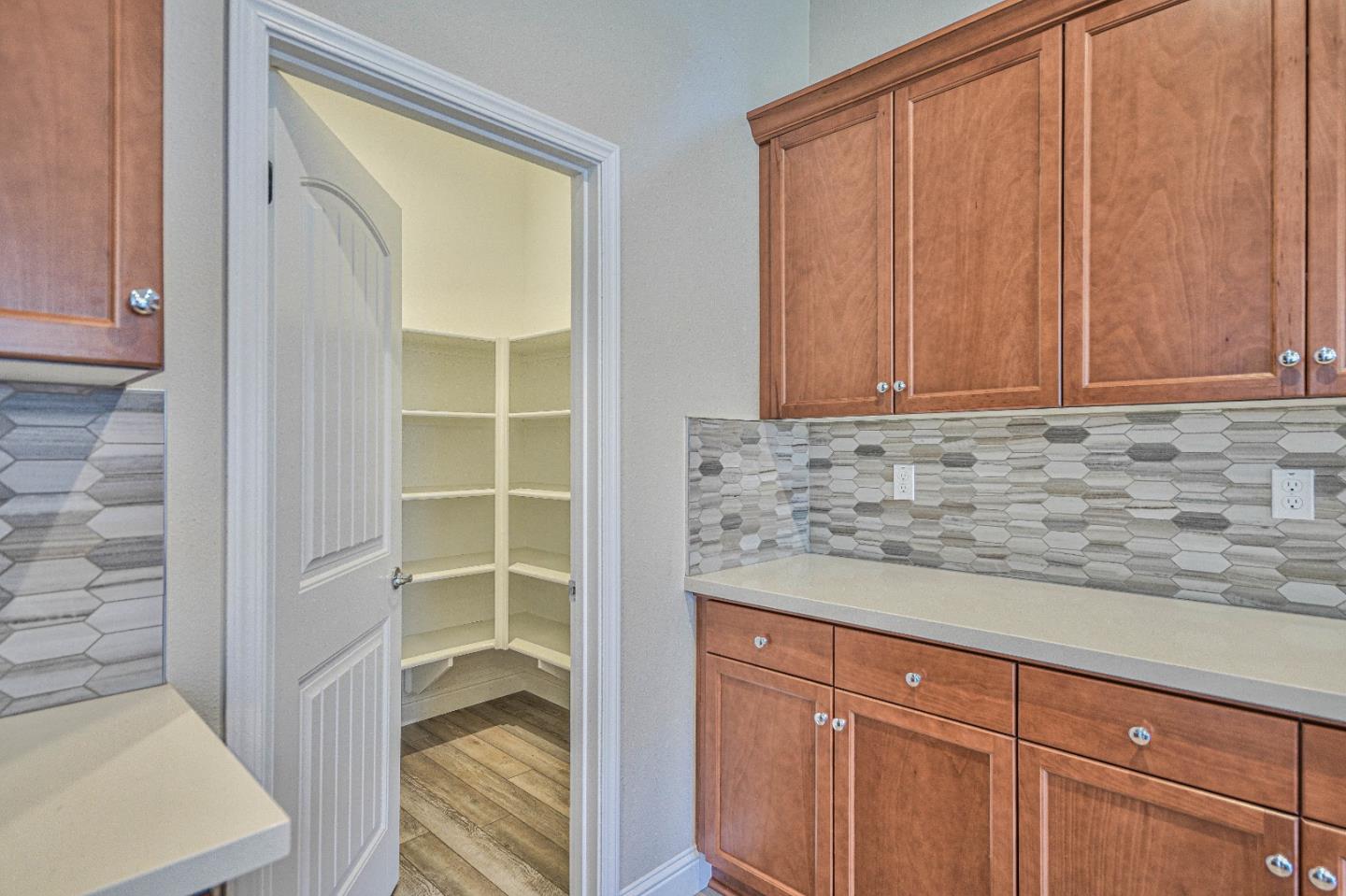 Detail Gallery Image 14 of 38 For 477 Mckinley Dr, Marina,  CA 93933 - 3 Beds | 2/1 Baths