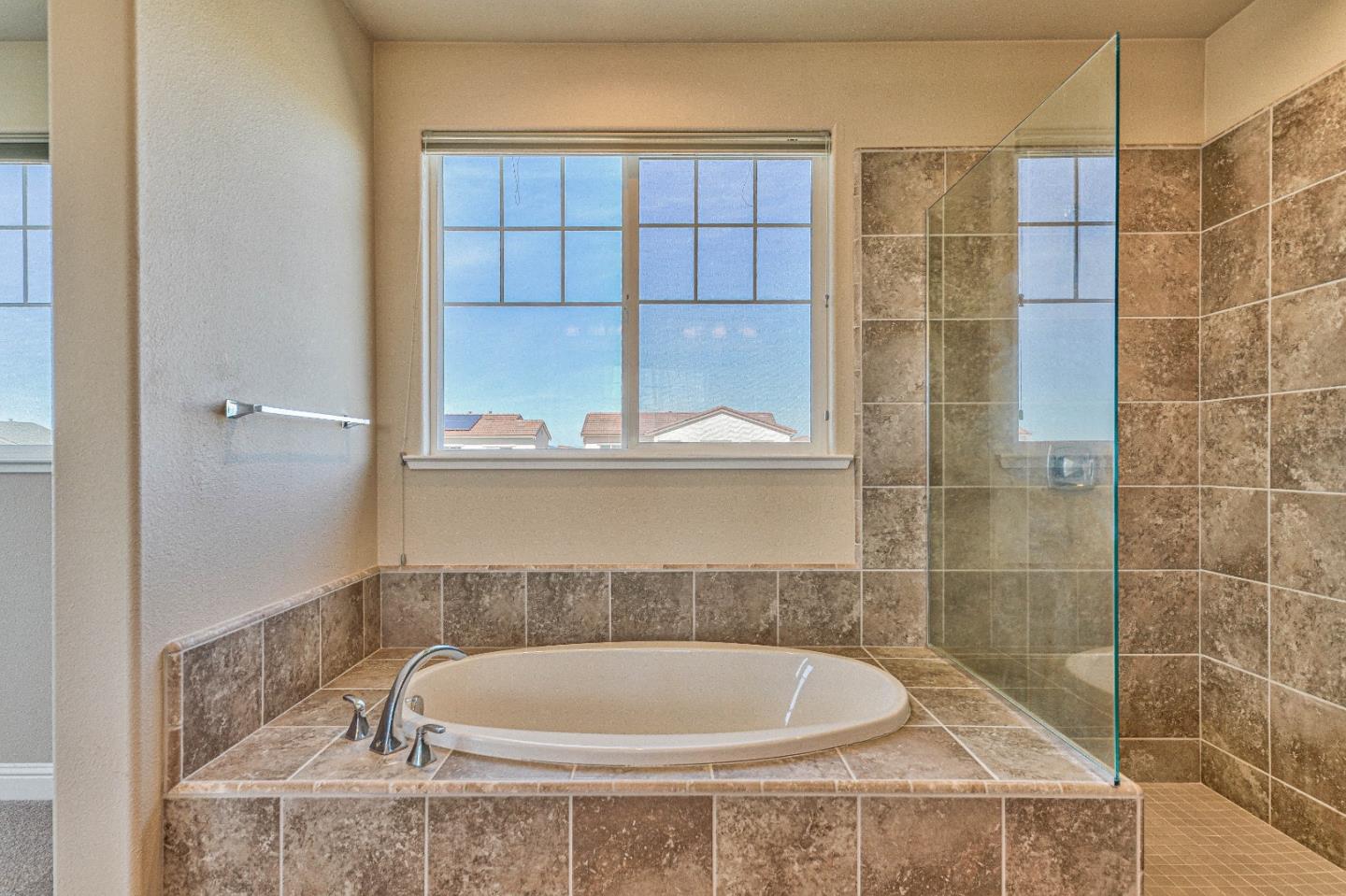 Detail Gallery Image 28 of 38 For 477 Mckinley Dr, Marina,  CA 93933 - 3 Beds | 2/1 Baths