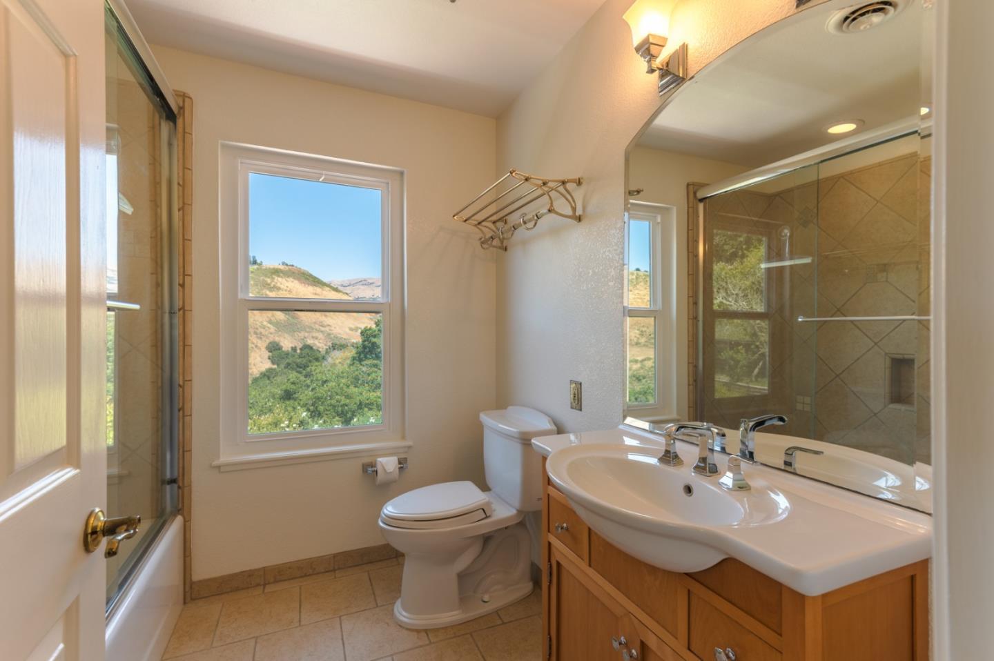 Detail Gallery Image 14 of 25 For 28900 Underwood Rd, Corral De Tierra,  CA 93908 - 3 Beds | 2/1 Baths