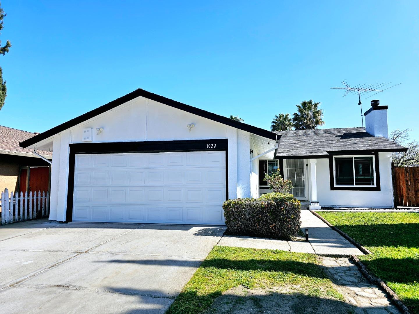 Detail Gallery Image 1 of 1 For 1022 Pebblecreek Ct, San Jose,  CA 95127 - 3 Beds | 2 Baths