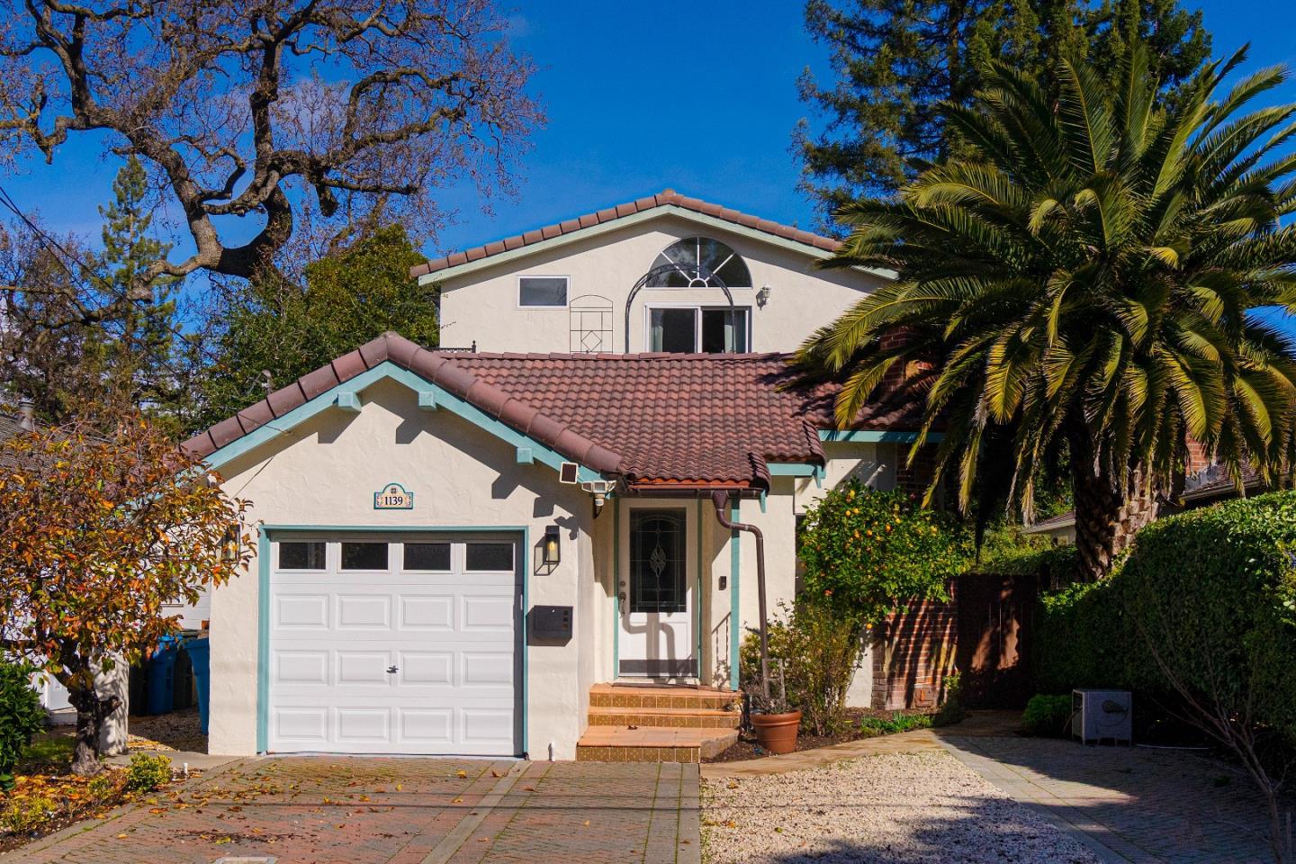 Photo of 1139 King St in Redwood City, CA