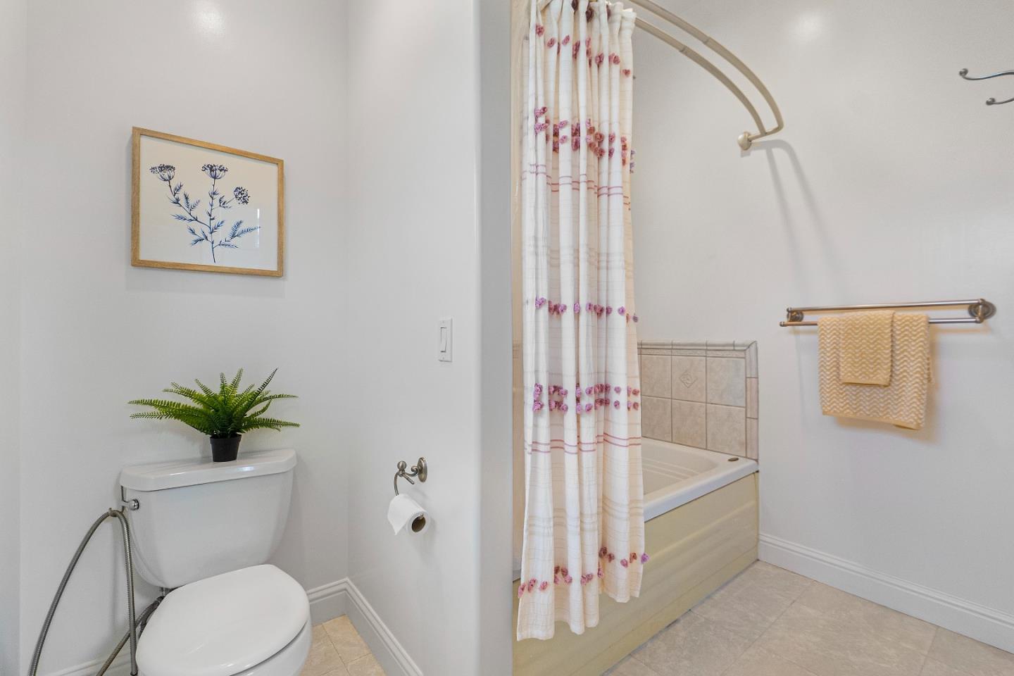 Detail Gallery Image 20 of 31 For 1139 King St, Redwood City,  CA 94061 - 3 Beds | 2 Baths