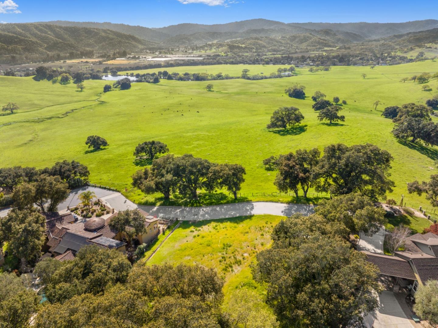 Detail Gallery Image 4 of 5 For 2391 Mantelli Dr, Gilroy,  CA 95020 - – Beds | – Baths