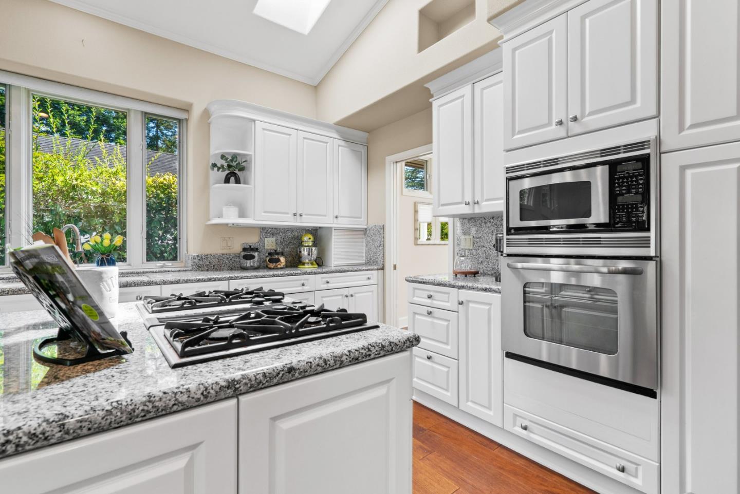 Detail Gallery Image 12 of 52 For 125 Bryce Ct, Aptos,  CA 95003 - 3 Beds | 2/1 Baths