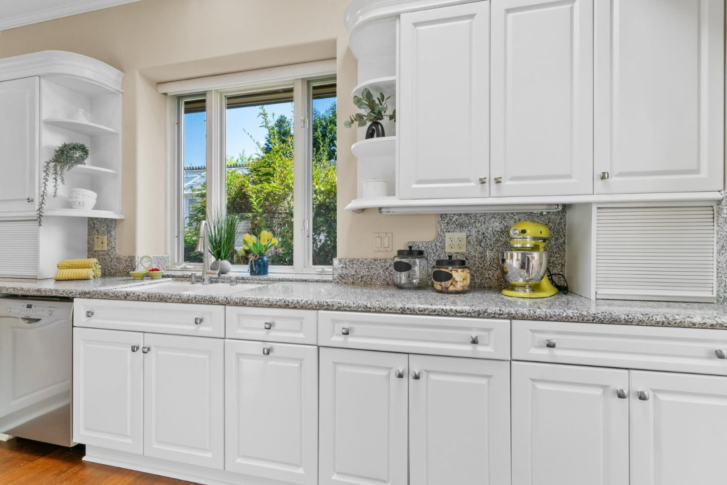 Detail Gallery Image 13 of 52 For 125 Bryce Ct, Aptos,  CA 95003 - 3 Beds | 2/1 Baths