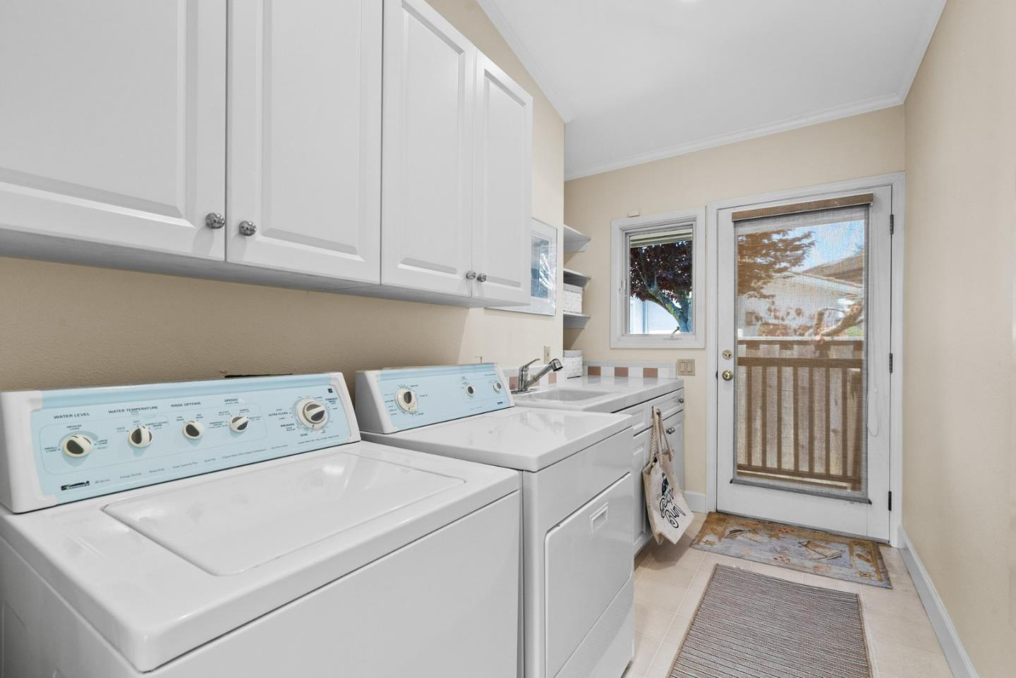 Detail Gallery Image 36 of 52 For 125 Bryce Ct, Aptos,  CA 95003 - 3 Beds | 2/1 Baths